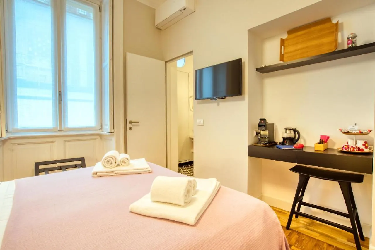 Dimora Claudia - Elegante Matrimoniale Con Bagno, Private Rooms, Self Check In, No Reception Milan 0*,